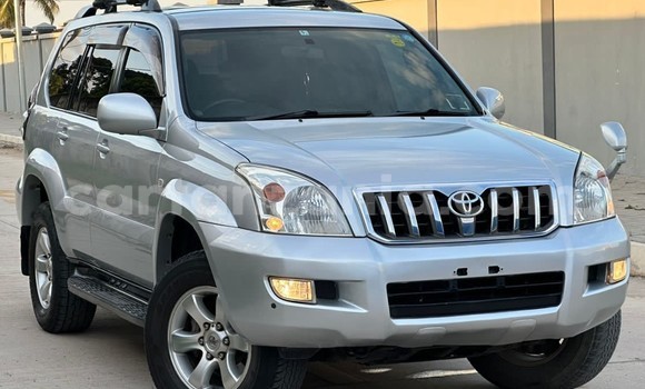 Nunua Ilio tumika Toyota Land Cruiser Prado Fedha Gari ndani ya Dar es Salaam nchini Dar es Salaam
