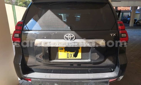 Nunua Ilio tumika Toyota Land Cruiser Prado Nyingine Gari ndani ya Dar es Salaam nchini Dar es Salaam Nunua Ilio tumika Toyota Land Cruiser Prado Nyingine Gari ndani ya Dar es Salaam nchini Dar es Salaam