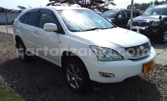 Buy Used Toyota Harrier White Car in Mwanza in Mwanza