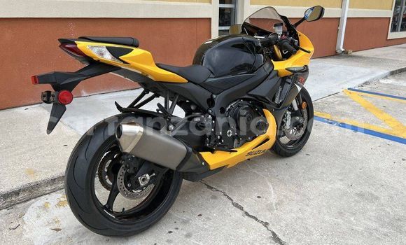 Buy Used Suzuki GSX Red Bike in Chato in Geita Buy Used Suzuki GSX Red Bike in Chato in Geita