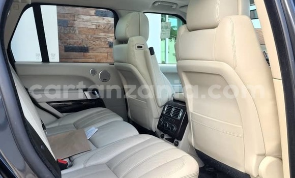 Nunua Imported Land Rover Range Rover Vogue Nyeusi Gari ndani ya Dar es Salaam nchini Dar es Salaam Nunua Imported Land Rover Range Rover Vogue Nyeusi Gari ndani ya Dar es Salaam nchini Dar es Salaam