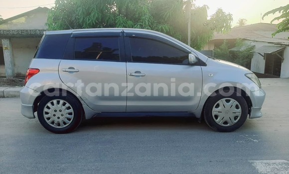 Buy Used Toyota IST Silver Car in Dar es Salaam in Dar es Salaam Buy Used Toyota IST Silver Car in Dar es Salaam in Dar es Salaam
