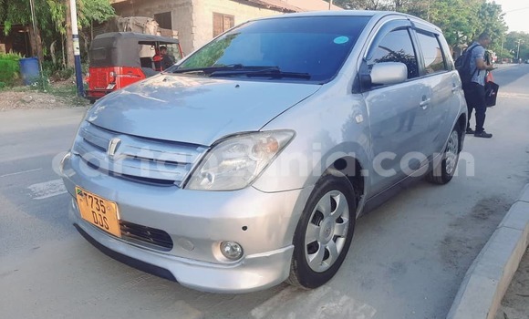 Buy Used Toyota IST Silver Car in Dar es Salaam in Dar es Salaam Buy Used Toyota IST Silver Car in Dar es Salaam in Dar es Salaam