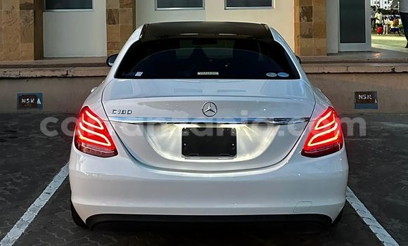 Nunua Imported Mercedes-Benz C-Classe Nyeupe Gari ndani ya Dar es Salaam nchini Dar es Salaam Nunua Imported Mercedes-Benz C-Classe Nyeupe Gari ndani ya Dar es Salaam nchini Dar es Salaam