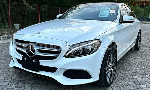 Nunua Imported Mercedes-Benz C-Classe Nyeupe Gari ndani ya Dar es Salaam nchini Dar es Salaam Nunua Imported Mercedes-Benz C-Classe Nyeupe Gari ndani ya Dar es Salaam nchini Dar es Salaam