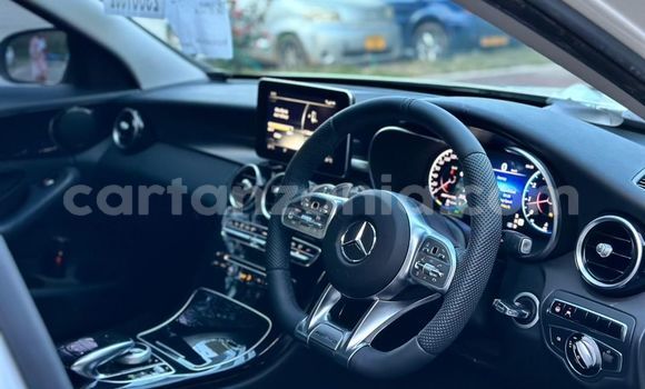 Nunua Imported Mercedes-Benz C-Classe Nyeupe Gari ndani ya Dar es Salaam nchini Dar es Salaam Nunua Imported Mercedes-Benz C-Classe Nyeupe Gari ndani ya Dar es Salaam nchini Dar es Salaam
