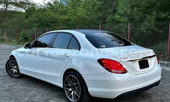Nunua Imported Mercedes-Benz C-Classe Nyeupe Gari ndani ya Dar es Salaam nchini Dar es Salaam Nunua Imported Mercedes-Benz C-Classe Nyeupe Gari ndani ya Dar es Salaam nchini Dar es Salaam