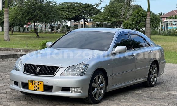 Buy Used Toyota Crown Silver Car in Dar es Salaam in Dar es Salaam Buy Used Toyota Crown Silver Car in Dar es Salaam in Dar es Salaam