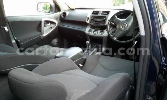 Nunua Ilio tumika Toyota RAV4 Bluu Gari ndani ya Dar es Salaam nchini Dar es Salaam Nunua Ilio tumika Toyota RAV4 Bluu Gari ndani ya Dar es Salaam nchini Dar es Salaam