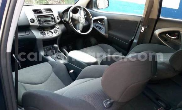 Nunua Ilio tumika Toyota RAV4 Bluu Gari ndani ya Dar es Salaam nchini Dar es Salaam Nunua Ilio tumika Toyota RAV4 Bluu Gari ndani ya Dar es Salaam nchini Dar es Salaam