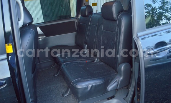 Nunua Imported Toyota Noah Nyeusi Gari ndani ya Mwanza nchini Mwanza Nunua Imported Toyota Noah Nyeusi Gari ndani ya Mwanza nchini Mwanza