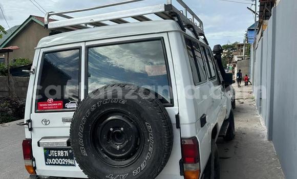 Buy Used Toyota Land Cruiser White Car in Dar es Salaam in Dar es Salaam Buy Used Toyota Land Cruiser White Car in Dar es Salaam in Dar es Salaam