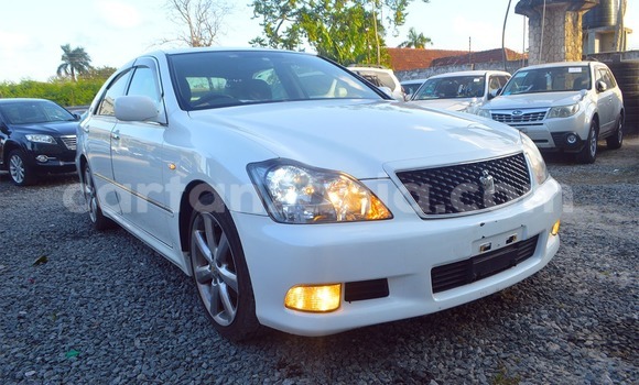 Buy Import Toyota Crown White Car in Mwanza in Mwanza
