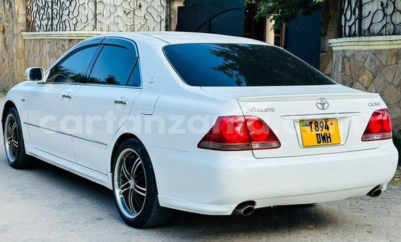 Buy Used Toyota Crown White Car in Dar es Salaam in Dar es Salaam Buy Used Toyota Crown White Car in Dar es Salaam in Dar es Salaam