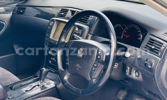 Nunua Ilio tumika Toyota Crown Nyeupe Gari ndani ya Dar es Salaam nchini Dar es Salaam Nunua Ilio tumika Toyota Crown Nyeupe Gari ndani ya Dar es Salaam nchini Dar es Salaam