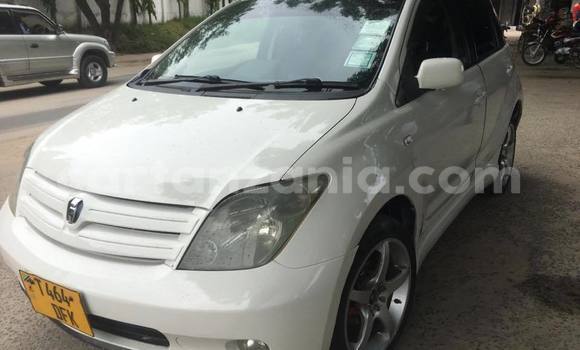 Nunua Ilio tumika Toyota IST Nyeupe Gari ndani ya Dar es Salaam nchini Dar es Salaam Nunua Ilio tumika Toyota IST Nyeupe Gari ndani ya Dar es Salaam nchini Dar es Salaam