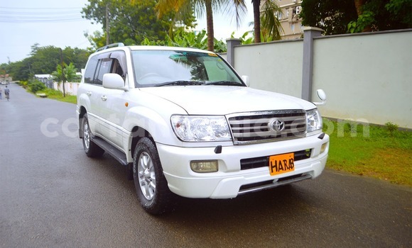 Buy Import Toyota Land Cruiser White Car in Mwanza in Mwanza