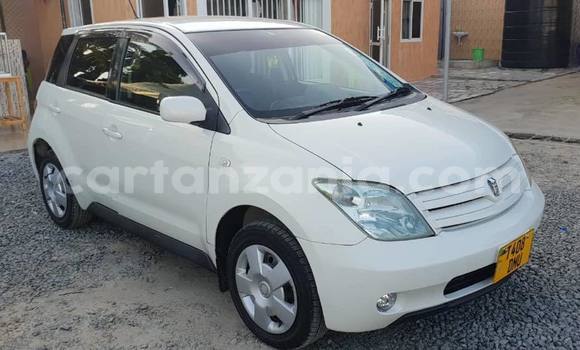 Nunua Ilio tumika Toyota IST Nyeupe Gari ndani ya Dar es Salaam nchini Dar es Salaam Nunua Ilio tumika Toyota IST Nyeupe Gari ndani ya Dar es Salaam nchini Dar es Salaam