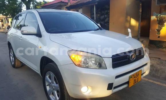 Nunua Ilio tumika Toyota RAV4 Nyeupe Gari ndani ya Dar es Salaam nchini Dar es Salaam Nunua Ilio tumika Toyota RAV4 Nyeupe Gari ndani ya Dar es Salaam nchini Dar es Salaam