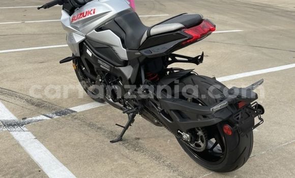 Nunua Ilio tumika Suzuki GT Nyeusi Bike ndani ya Bariadi nchini Simiyu Nunua Ilio tumika Suzuki GT Nyeusi Bike ndani ya Bariadi nchini Simiyu