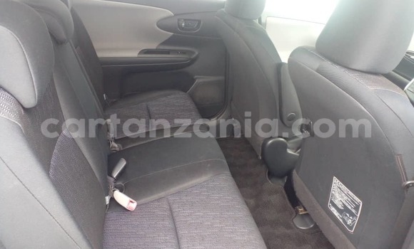 Nunua Imported Toyota Wish Fedha Gari ndani ya Mwanza nchini Mwanza Nunua Imported Toyota Wish Fedha Gari ndani ya Mwanza nchini Mwanza