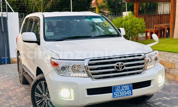 Buy Import Toyota Land Cruiser White Car in Dar es Salaam in Dar es Salaam