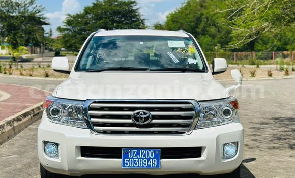 Buy Import Toyota Land Cruiser White Car in Dar es Salaam in Dar es Salaam Buy Import Toyota Land Cruiser White Car in Dar es Salaam in Dar es Salaam