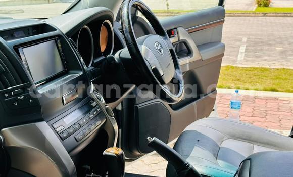 Buy Import Toyota Land Cruiser White Car in Dar es Salaam in Dar es Salaam Buy Import Toyota Land Cruiser White Car in Dar es Salaam in Dar es Salaam