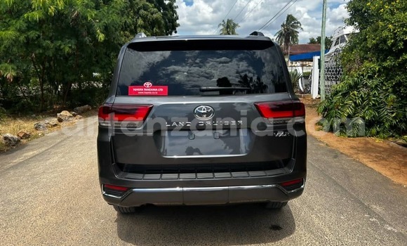 Nunua Imported Toyota Land Cruiser Nyingine Gari ndani ya Dar es Salaam nchini Dar es Salaam Nunua Imported Toyota Land Cruiser Nyingine Gari ndani ya Dar es Salaam nchini Dar es Salaam