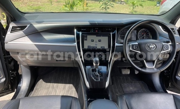 Nunua Imported Toyota Harrier Nyeusi Gari ndani ya Dar es Salaam nchini Dar es Salaam Nunua Imported Toyota Harrier Nyeusi Gari ndani ya Dar es Salaam nchini Dar es Salaam