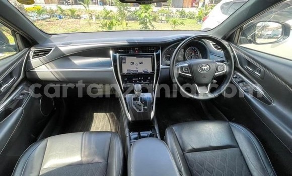 Nunua Imported Toyota Harrier Nyeusi Gari ndani ya Dar es Salaam nchini Dar es Salaam Nunua Imported Toyota Harrier Nyeusi Gari ndani ya Dar es Salaam nchini Dar es Salaam