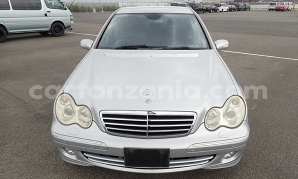 Nunua Imported Mercedes‒Benz C–Class Fedha Gari ndani ya Dar es Salaam nchini Dar es Salaam