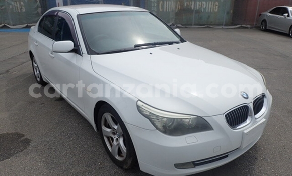 Nunua Imported BMW 5–Series Nyeupe Gari ndani ya Dar es Salaam nchini Dar es Salaam Nunua Imported BMW 5–Series Nyeupe Gari ndani ya Dar es Salaam nchini Dar es Salaam