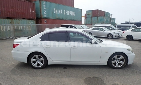 Nunua Imported BMW 5–Series Nyeupe Gari ndani ya Dar es Salaam nchini Dar es Salaam Nunua Imported BMW 5–Series Nyeupe Gari ndani ya Dar es Salaam nchini Dar es Salaam