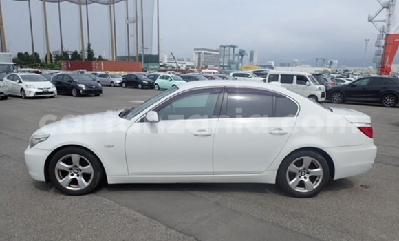 Nunua Imported BMW 5–Series Nyeupe Gari ndani ya Dar es Salaam nchini Dar es Salaam Nunua Imported BMW 5–Series Nyeupe Gari ndani ya Dar es Salaam nchini Dar es Salaam