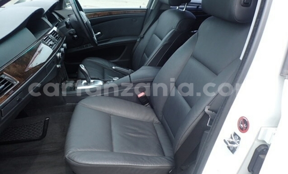 Nunua Imported BMW 5–Series Nyeupe Gari ndani ya Dar es Salaam nchini Dar es Salaam Nunua Imported BMW 5–Series Nyeupe Gari ndani ya Dar es Salaam nchini Dar es Salaam