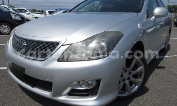 Buy Import Toyota Crown Silver Car in Dar es Salaam in Dar es Salaam Buy Import Toyota Crown Silver Car in Dar es Salaam in Dar es Salaam
