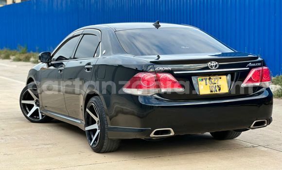 Nunua Ilio tumika Toyota Crown Nyeusi Gari ndani ya Dar es Salaam nchini Dar es Salaam Nunua Ilio tumika Toyota Crown Nyeusi Gari ndani ya Dar es Salaam nchini Dar es Salaam