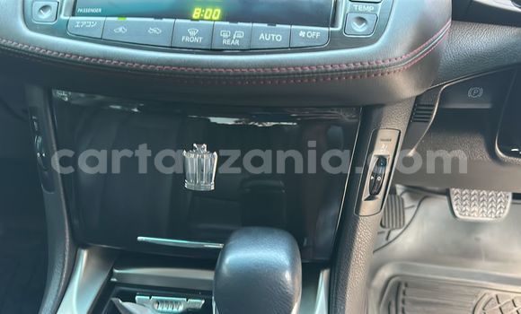 Nunua Ilio tumika Toyota Crown Nyeusi Gari ndani ya Dar es Salaam nchini Dar es Salaam Nunua Ilio tumika Toyota Crown Nyeusi Gari ndani ya Dar es Salaam nchini Dar es Salaam