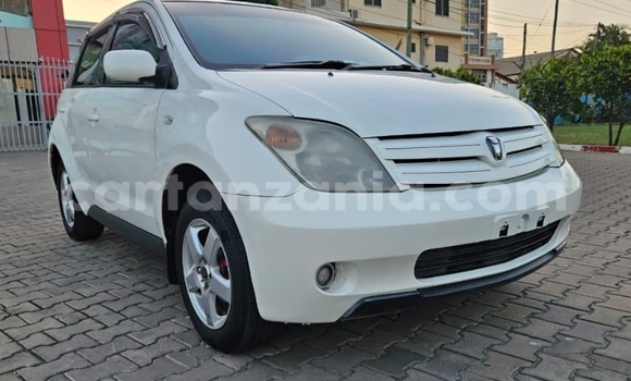 Buy Used Toyota IST White Car in Dar es Salaam in Dar es Salaam