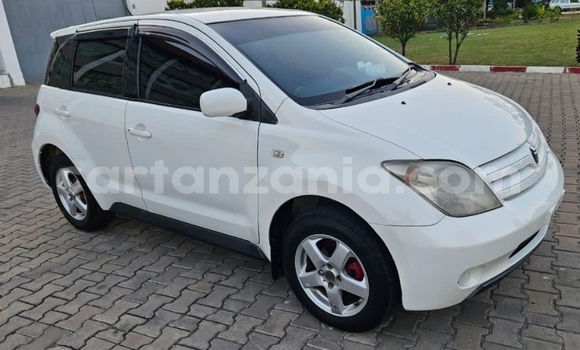 Buy Used Toyota IST White Car in Dar es Salaam in Dar es Salaam Buy Used Toyota IST White Car in Dar es Salaam in Dar es Salaam