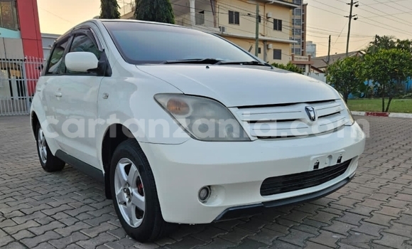 Buy Used Toyota IST White Car in Dar es Salaam in Dar es Salaam Buy Used Toyota IST White Car in Dar es Salaam in Dar es Salaam