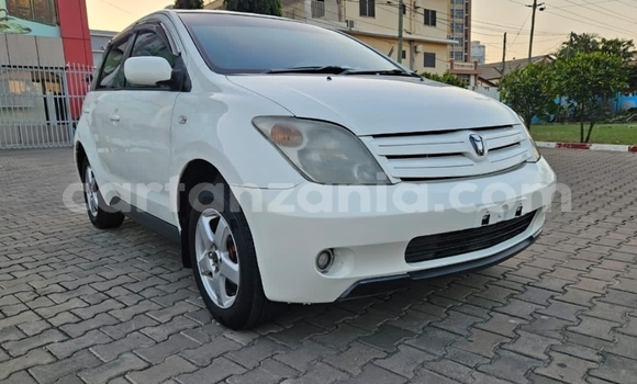 Buy Used Toyota IST White Car in Dar es Salaam in Dar es Salaam Buy Used Toyota IST White Car in Dar es Salaam in Dar es Salaam