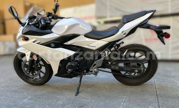 Buy Used Suzuki GSX White Bike in Busega in Simiyu Buy Used Suzuki GSX White Bike in Busega in Simiyu