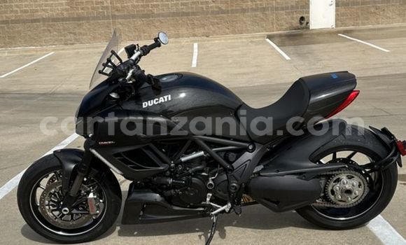 Nunua Ilio tumika Ducati Diavel Nyeusi Bike ndani ya Hai nchini Kilimanjaro Nunua Ilio tumika Ducati Diavel Nyeusi Bike ndani ya Hai nchini Kilimanjaro