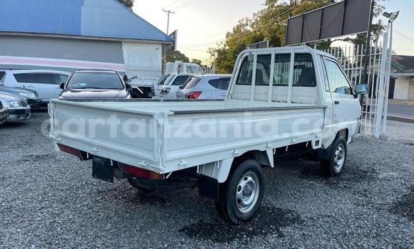 Buy Used Toyota LITEACE White Truck in Dar es Salaam in Dar es Salaam Buy Used Toyota LITEACE White Truck in Dar es Salaam in Dar es Salaam