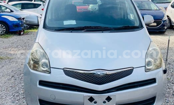 Nunua Imported Toyota Ractis Fedha Gari ndani ya Dar es Salaam nchini Dar es Salaam