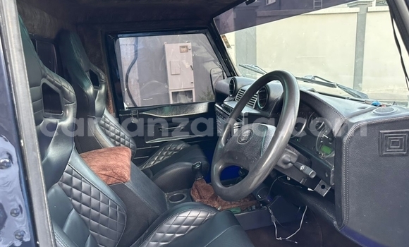 Buy New Land Rover Defender Black Car in Dar es Salaam in Dar es Salaam Buy New Land Rover Defender Black Car in Dar es Salaam in Dar es Salaam