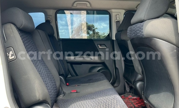 Buy Used Honda Crossroad White Car in Dar es Salaam in Dar es Salaam Buy Used Honda Crossroad White Car in Dar es Salaam in Dar es Salaam