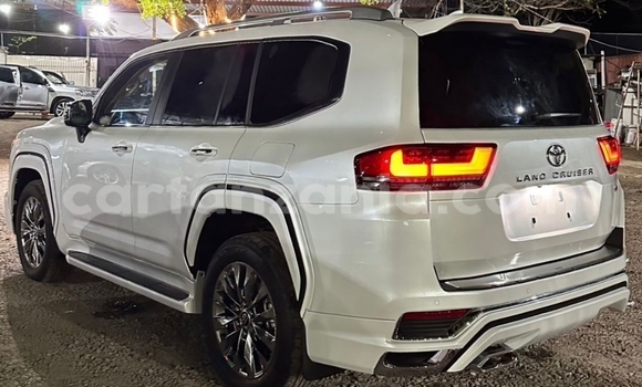 Buy New Toyota Land Cruiser White Car in Dar es Salaam in Dar es Salaam Buy New Toyota Land Cruiser White Car in Dar es Salaam in Dar es Salaam